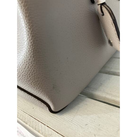 KATE SPADE GRAY PEBBLED LEAHTER WHTIE TRIM SMALL HANDBAG - Picture 3 of 16